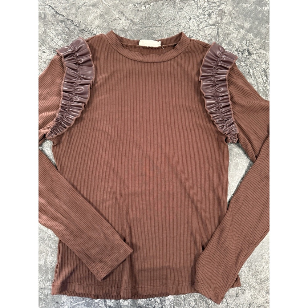 Doe And Rae Womens Faux Leather Ruffle Sleeve Ribbed Crewneck Chocolate Brown Lg